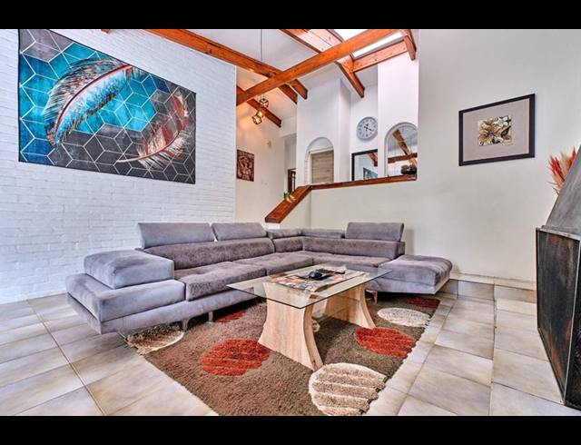 5 BEDROOM PROPERTY TO RENT IN RIVONIA